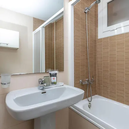 Apartment Eixample Esq Rocafort Diputacio By Interhome Barcelona
