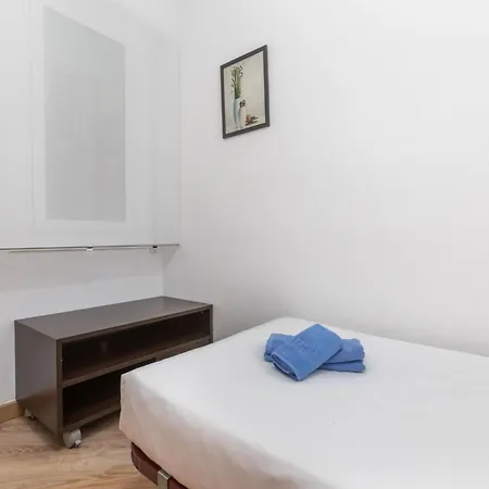 Eixample Esq Rocafort Diputacio By Interhome برشلونة