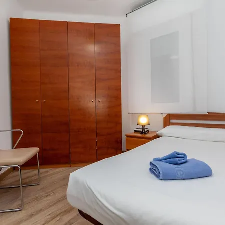 Eixample Esq Rocafort Diputacio By Interhome * برشلونة