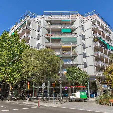 Eixample Esq Rocafort Diputacio By Interhome شقة